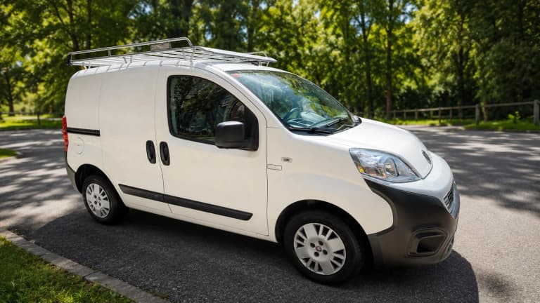 Alquilar FIAT FIORINO 2018 en Cornellà de Llobregat — Imagen 1